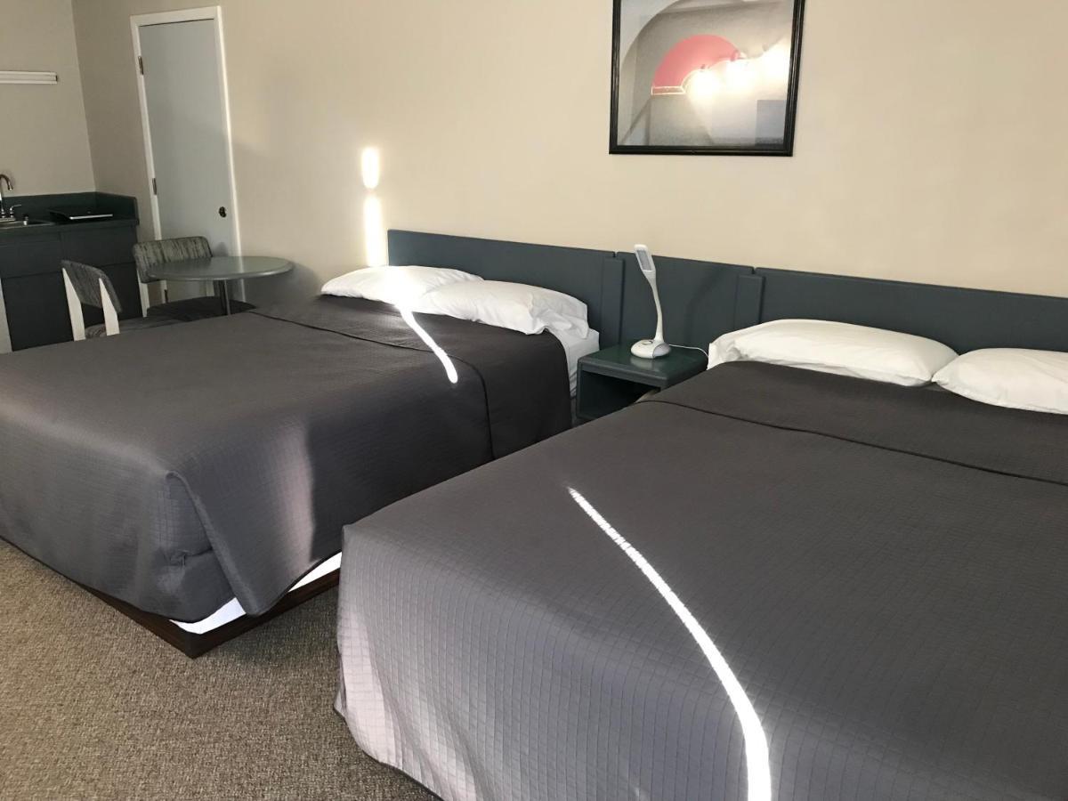Plains Motor Inn Stettler Esterno foto