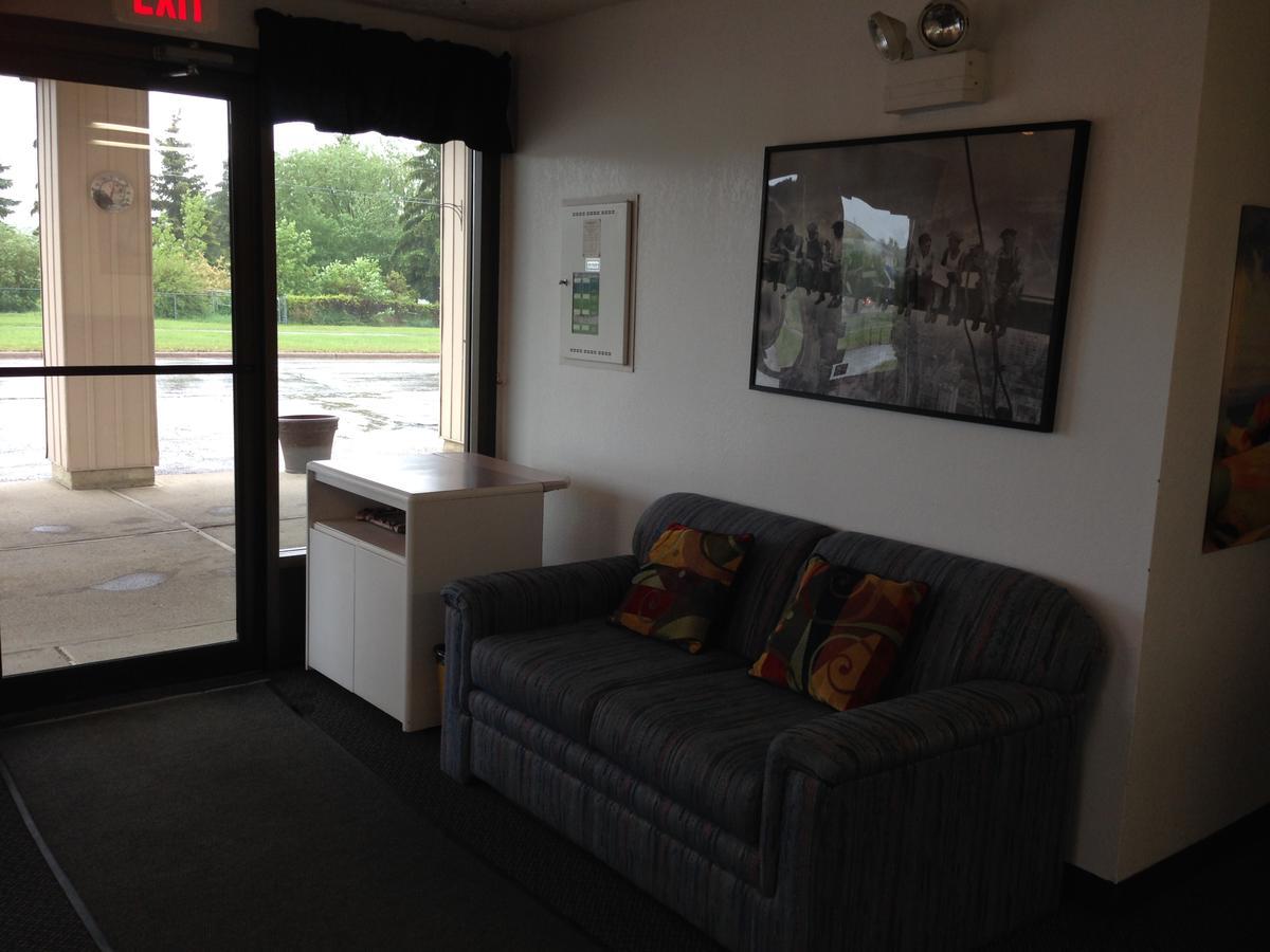 Plains Motor Inn Stettler Esterno foto