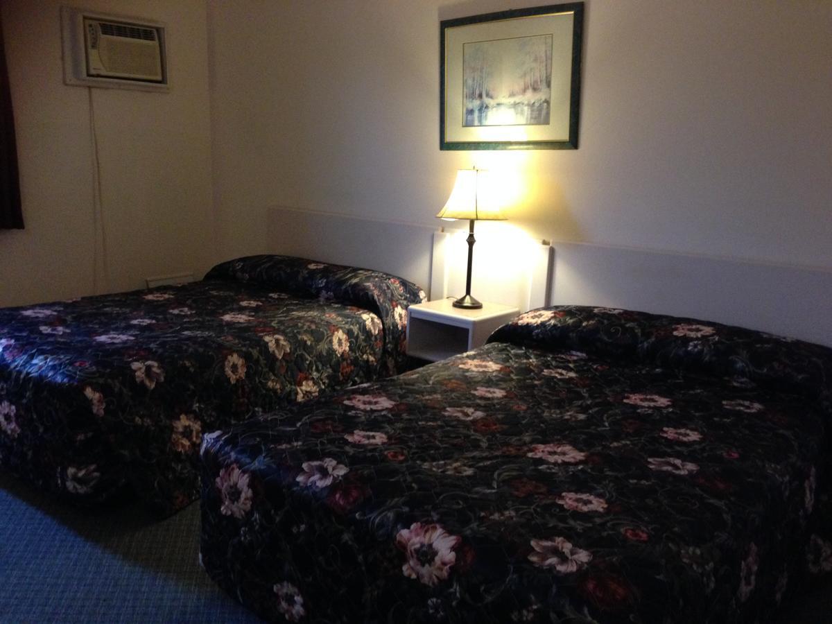 Plains Motor Inn Stettler Esterno foto