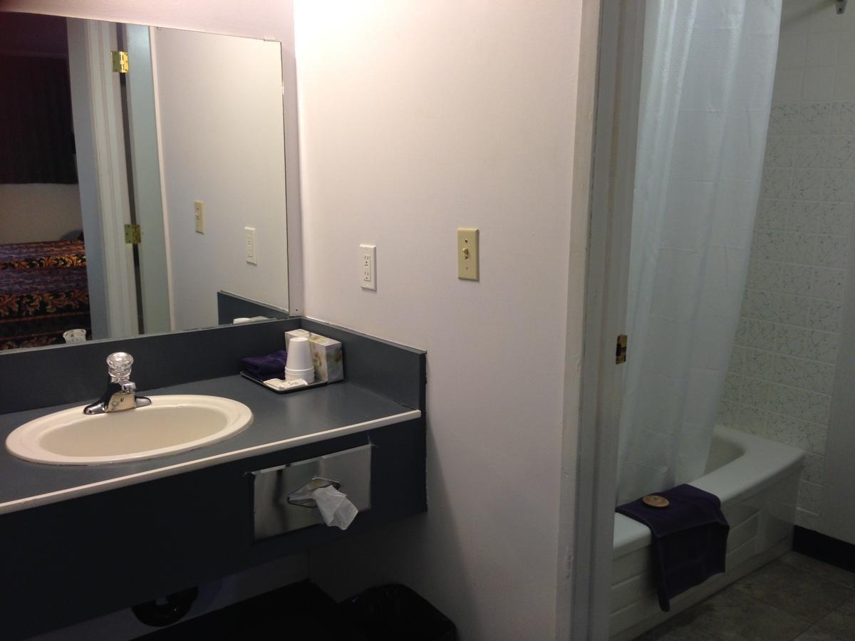 Plains Motor Inn Stettler Esterno foto