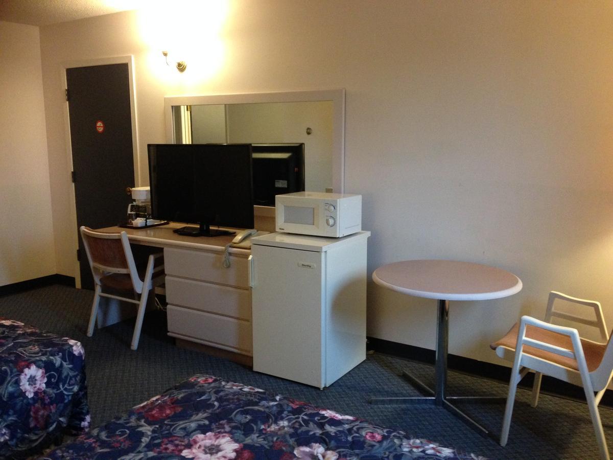 Plains Motor Inn Stettler Esterno foto